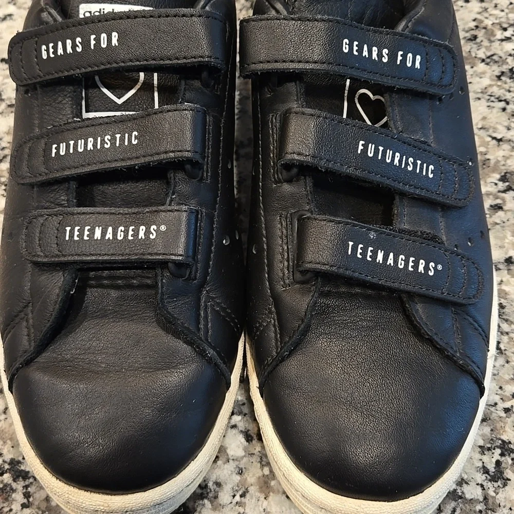 ADIDAS HUMAN MADE X UNOFLC 